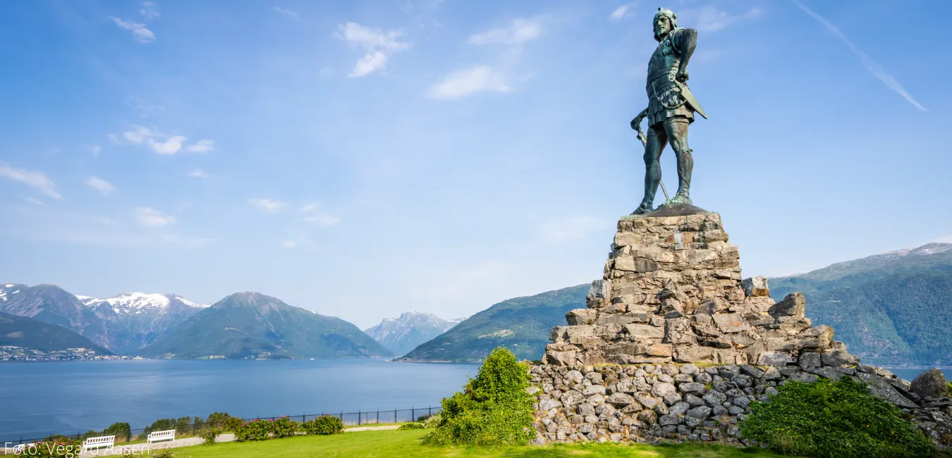 Statue, Hovsåsen, Vegard Aasen